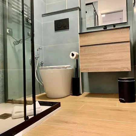 A Due Passi Dal Colosseo *